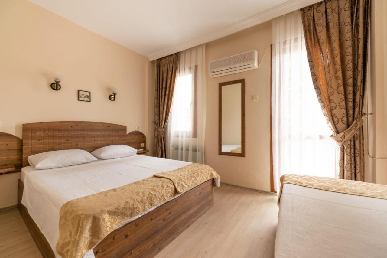 Limon Otel Foça Exterior photo