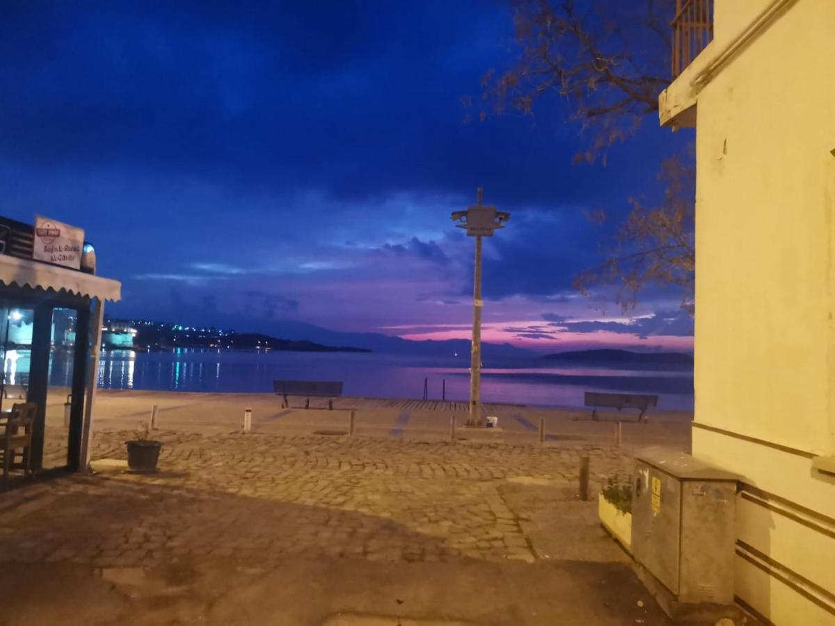Limon Otel Foça Exterior photo