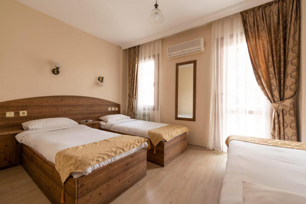 Limon Otel Foça Exterior photo